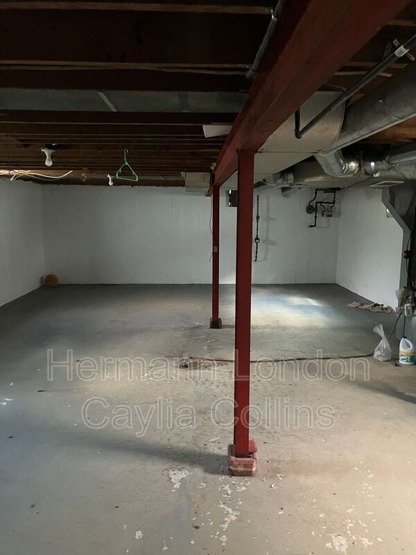 Building Photo - 3673 Park Lawn Dr
