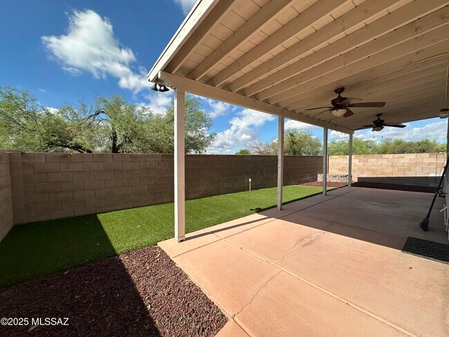 Building Photo - 1077 W Sea Star Dr