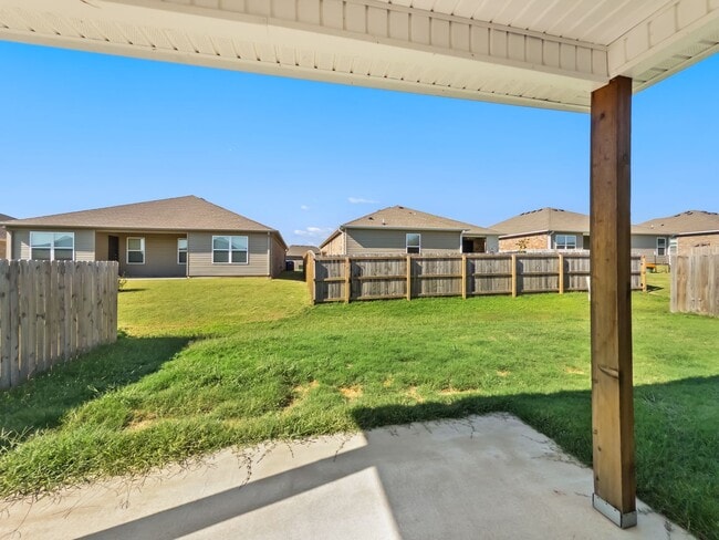 Building Photo - New 4-Bedroom Home for Rent with Granite C...