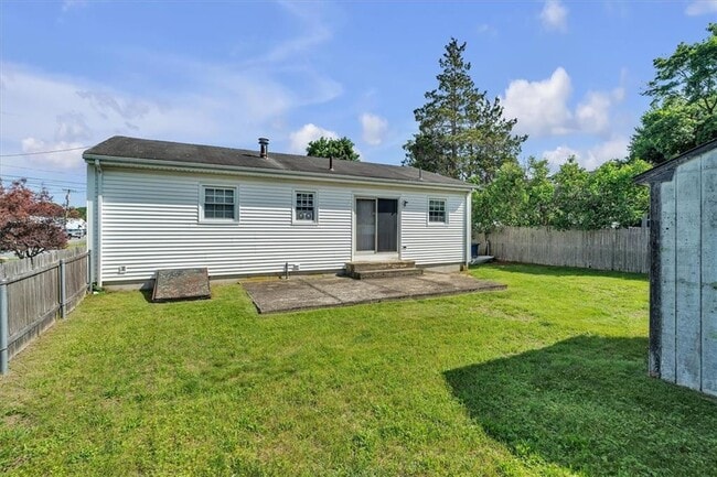 Building Photo - 65 Ingalls St