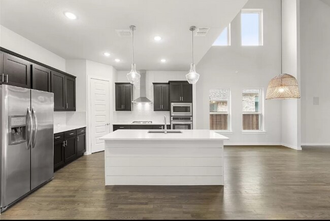 Building Photo - 204 Carmen Oak Ln