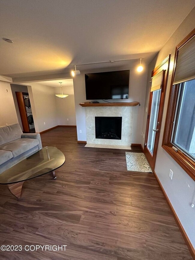 Building Photo - Beautiful park place condo