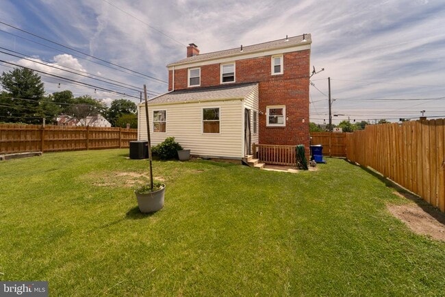 Building Photo - 10026 Lorain Ave