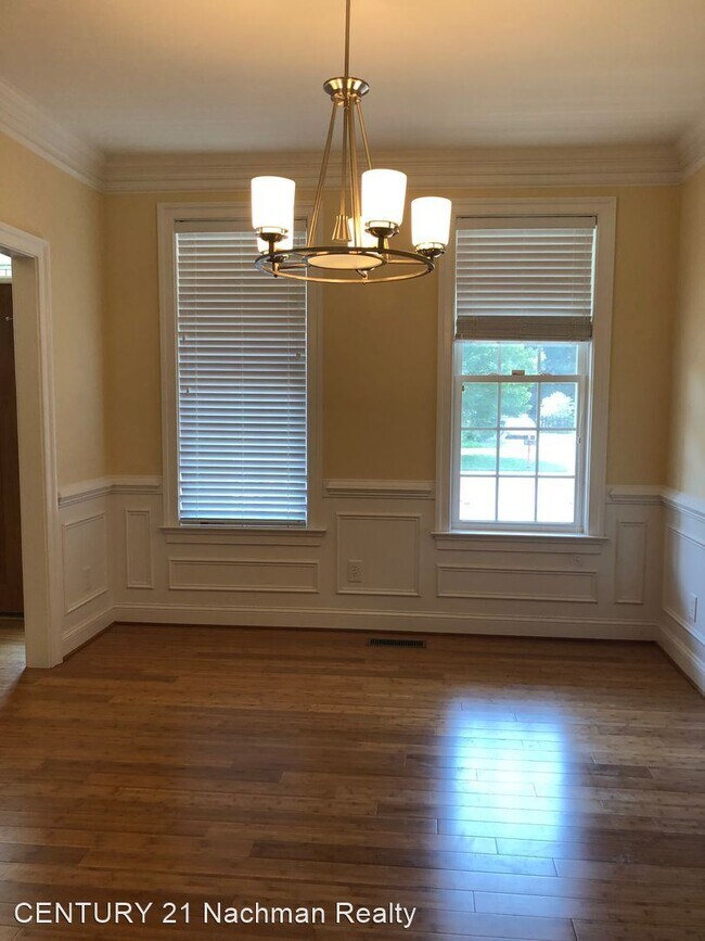 Building Photo - 5 br, 4.5 bath House - 116 Manhoac Run