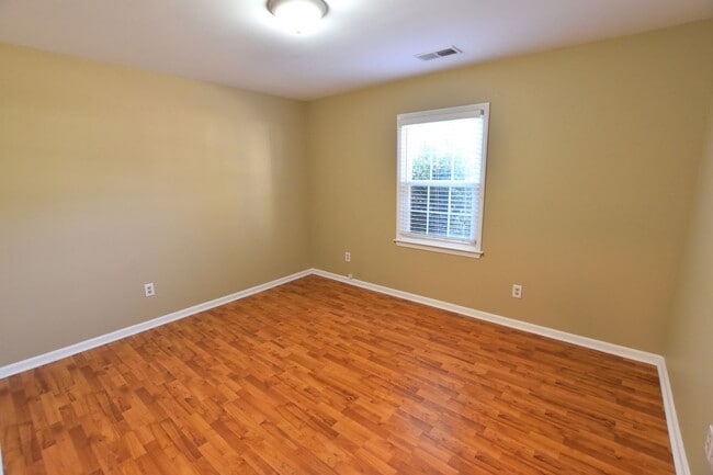 Building Photo - 253 Browning Ln