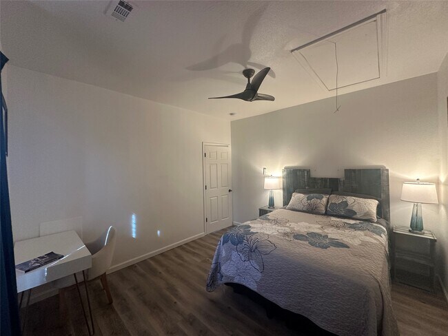 Building Photo - 4009 Avenue L