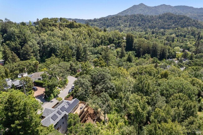 Building Photo - Newly Renovated Ross Four Bedroom & Three Bathroom Home on 1/2 acre with AC and Views