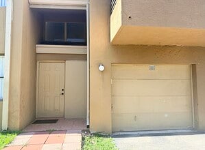 Building Photo - 3031 E Missionwood Ln