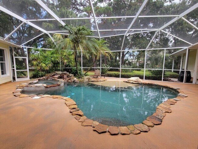 Building Photo - 1130 Anclote Rd