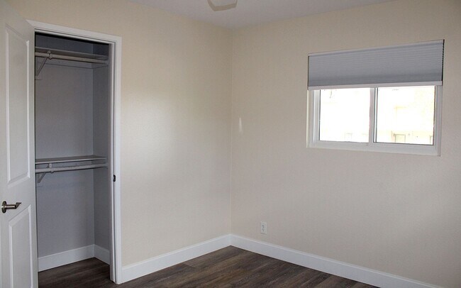 Building Photo - 407 Hill Ave