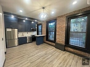Building Photo - 370 Miller Ave