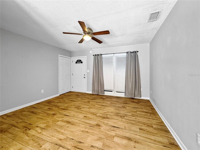 Building Photo - 1003 County Rd 17A W