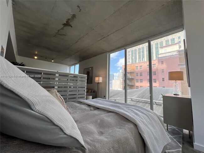 Building Photo - 151 SE 1st St