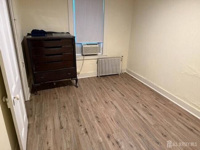 Building Photo - 69 W Somerset St