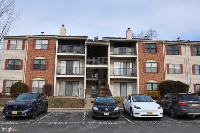 Building Photo - 13 Voscek Ct