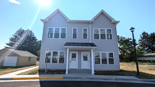 Building Photo - 2253 Papermill Rd