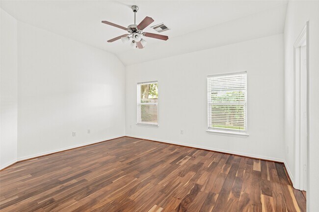 Building Photo - 1613 Saulnier St