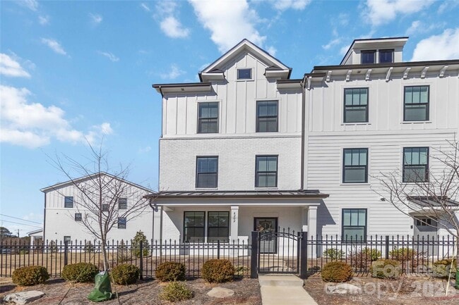 Building Photo - 4202 Alexander Vw Dr