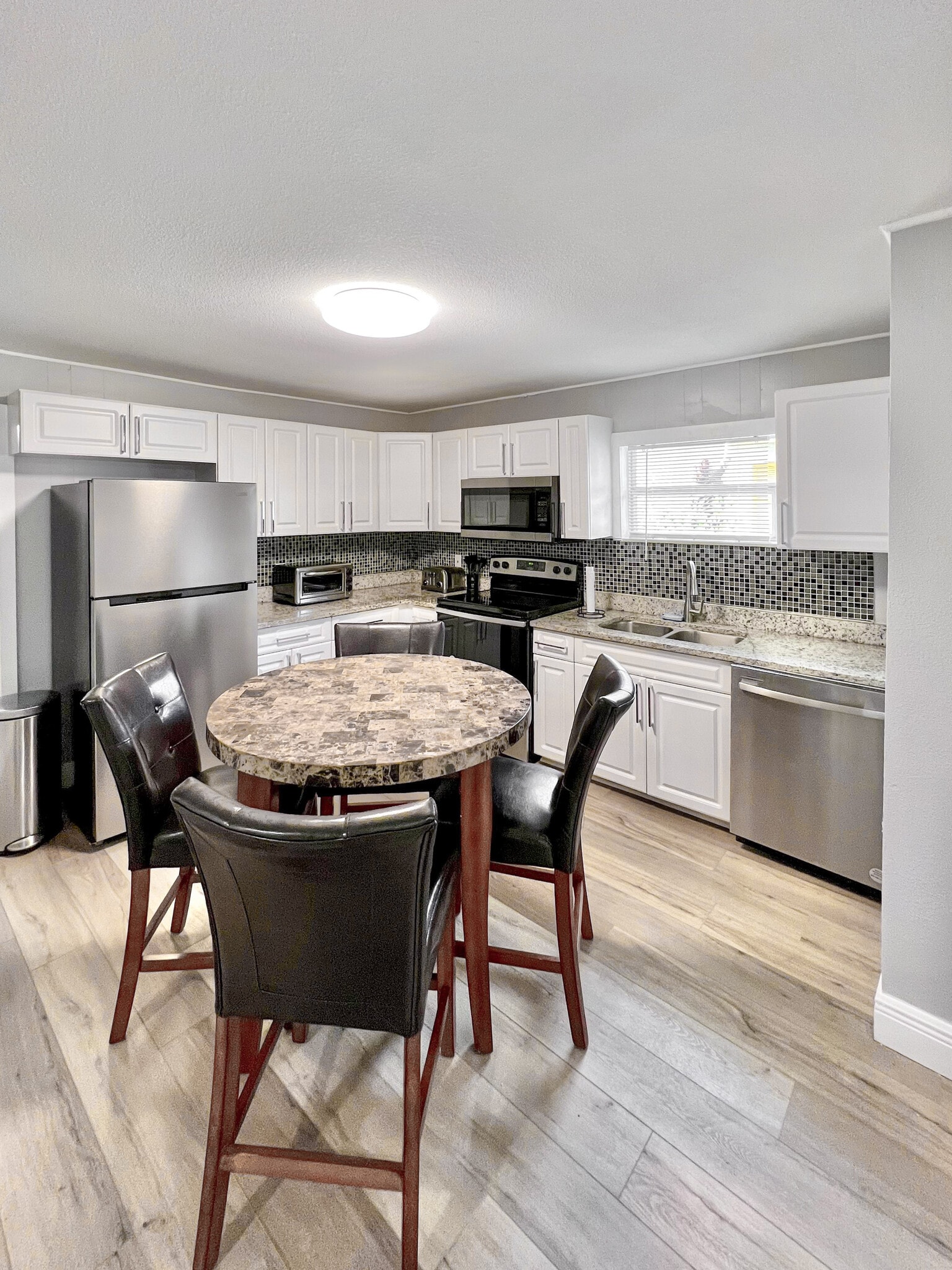 Building Photo - 3619 E Frierson Ave