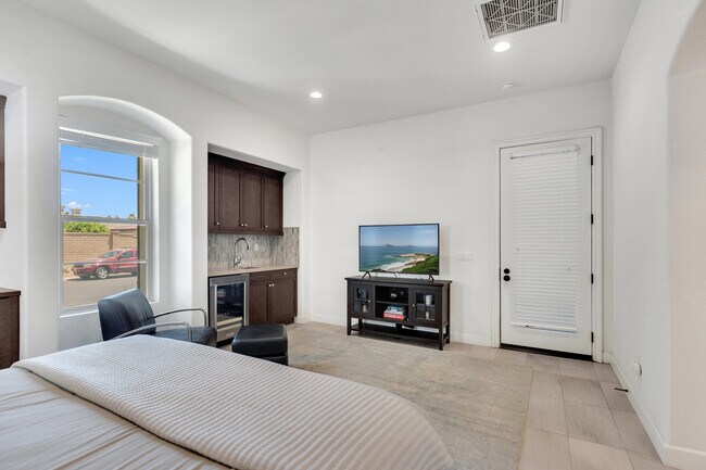 Building Photo - 81805 Four Seasons Pl