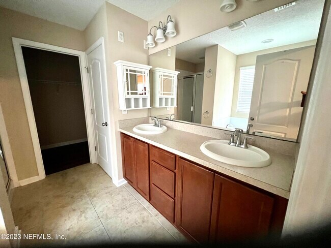 Building Photo - 15691 Tisons Blf Rd