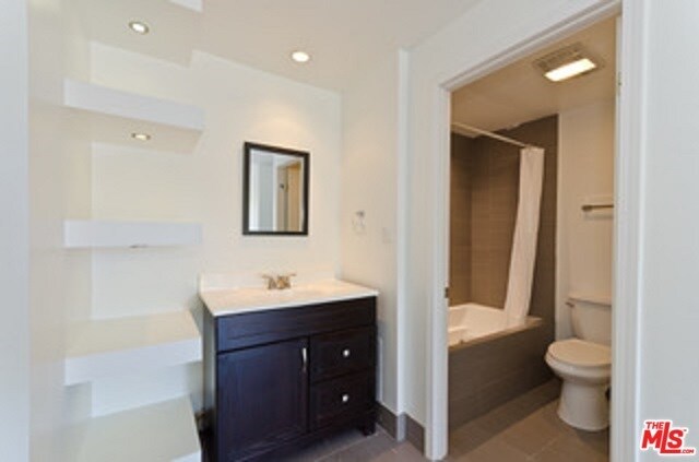 Building Photo - 3949 Los Feliz Blvd