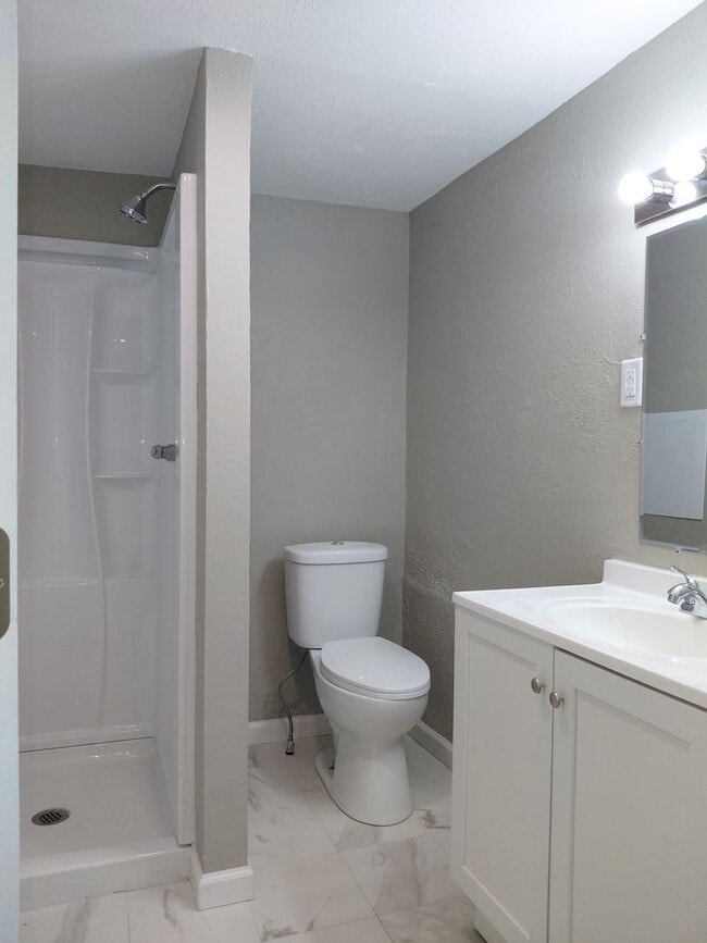 Building Photo - 1949 Beck St