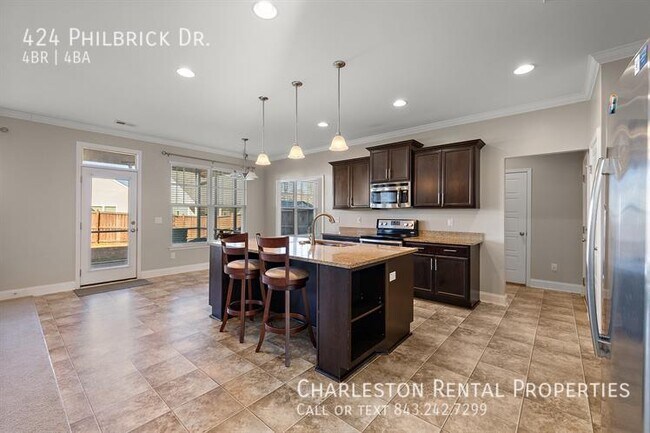 Building Photo - 424 Philbrick Dr