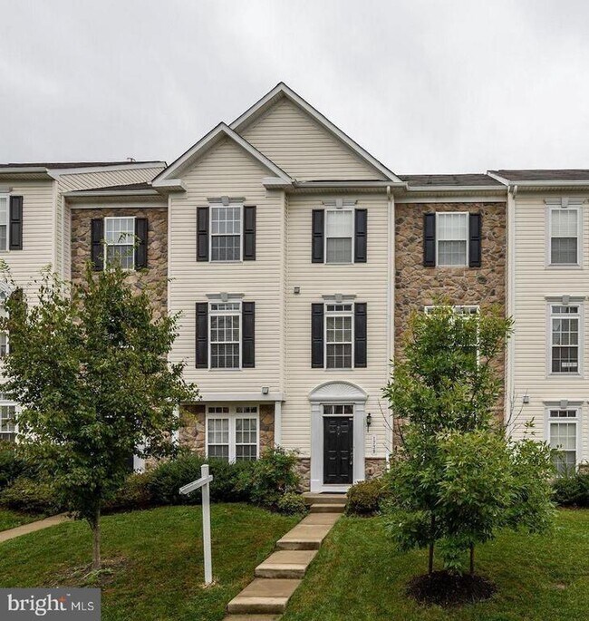 Building Photo - 1739 Theale Way