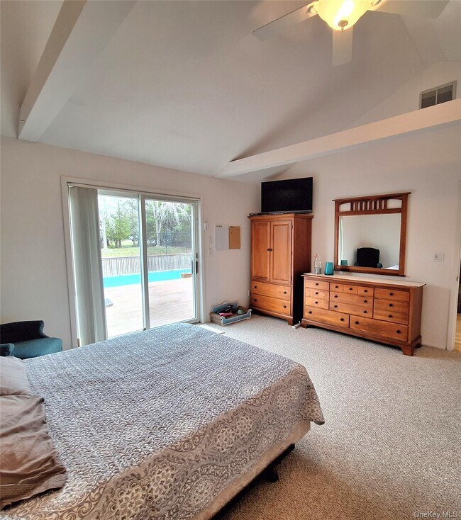 Building Photo - 7 Clay Pit Rd