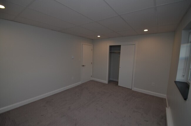 Building Photo - 594 Franklin St