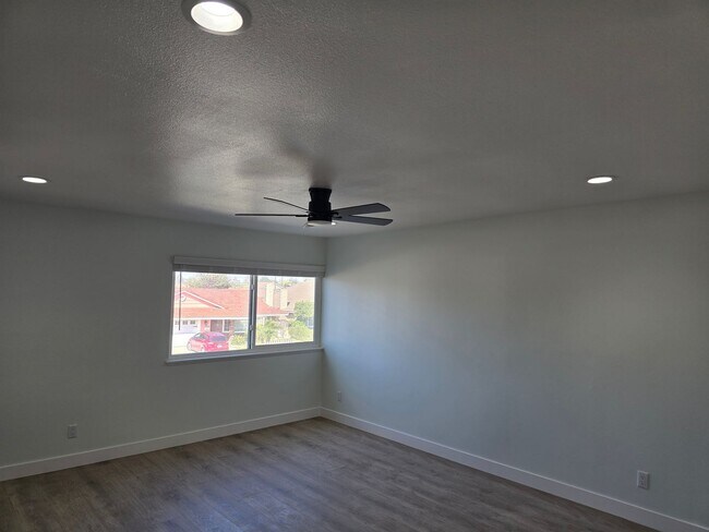 Building Photo - Fully Remodeled 4-Bedroom, 3-Bath Rental H...