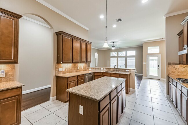 Building Photo - 13911 Desert Trace Ct