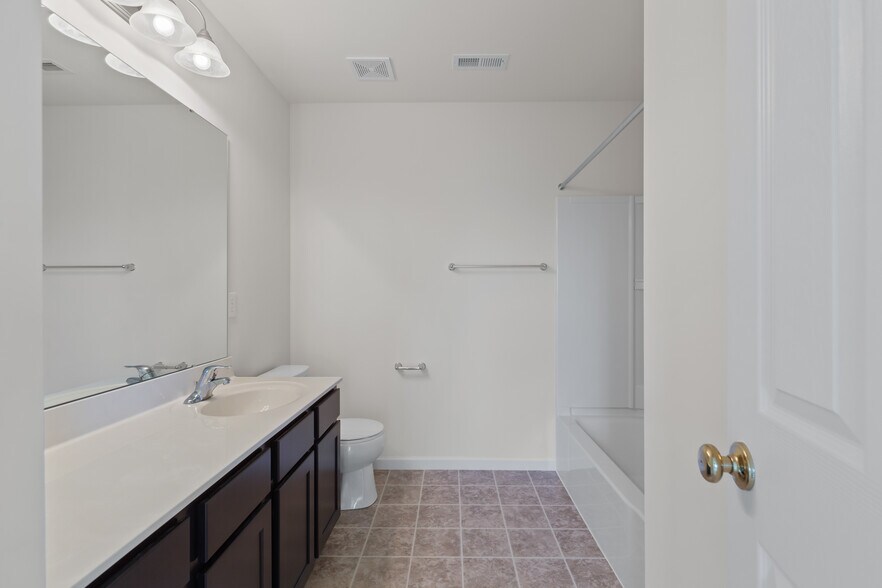 Building Photo - 614 Prairiegate Ct