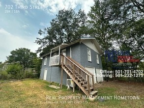 Building Photo - 702 Third Street-