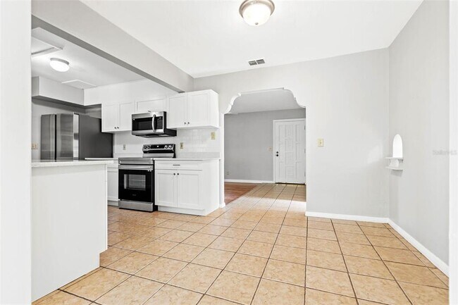 Building Photo - 1005 W Woodlawn Ave