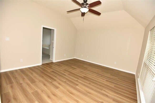 Building Photo - 9944 Western Ridge Way