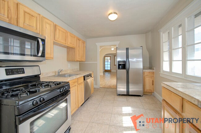 Building Photo - 1622 S Blair St