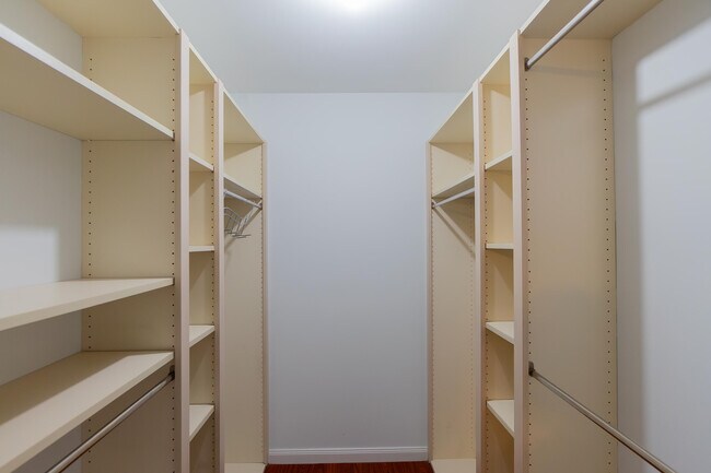 Building Photo - 31 Clinton Ct