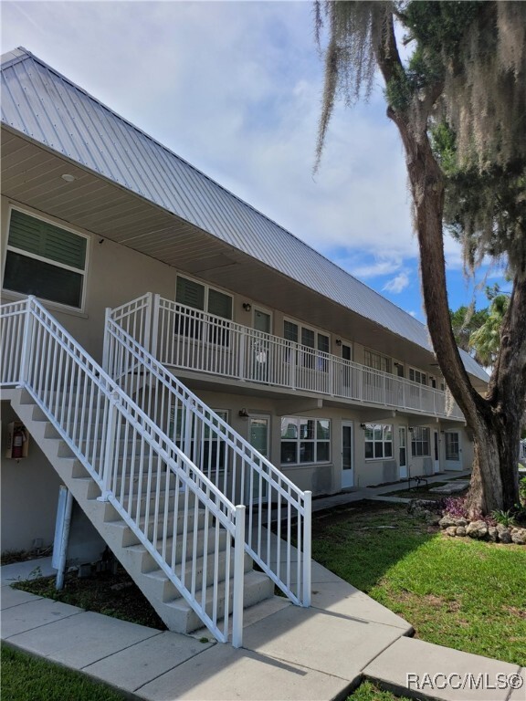 Building Photo - 41 Beach Ln