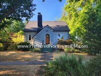 Building Photo - Beautiful 1920s Home in Jeffereson Westsid...