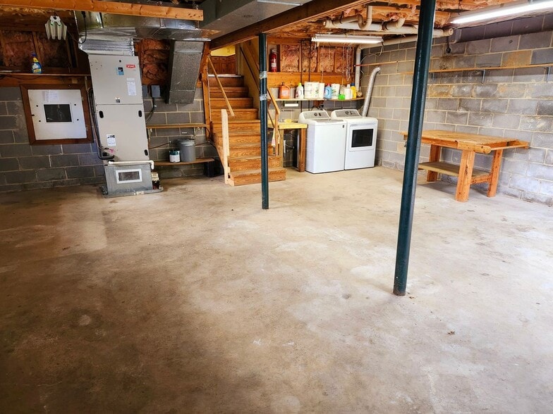 Building Photo - 6067 Browntown Rd