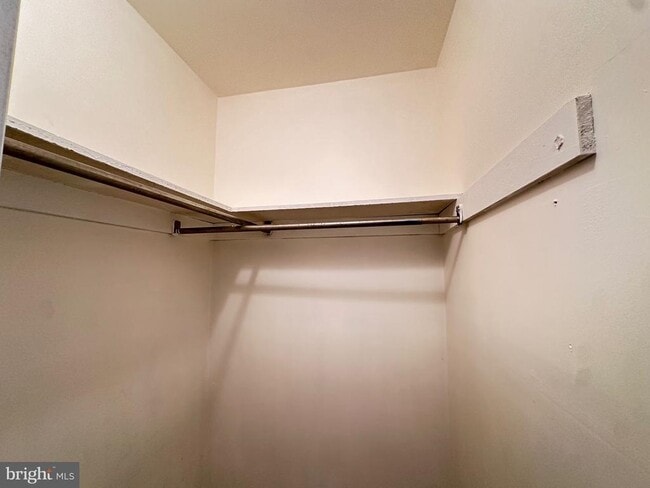 Building Photo - 2 W High Ridge Rd