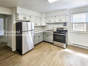 Building Photo - 12806 N Cresap St