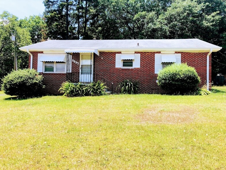 Front of House - 8897 Asheville Hwy