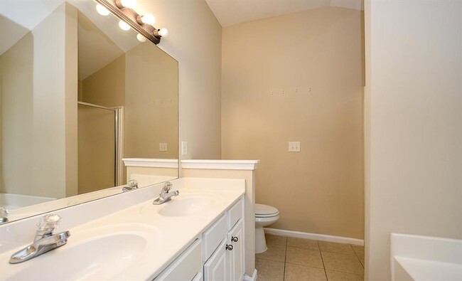 Building Photo - 400 Lynn Katie Ct