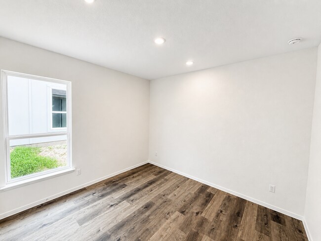 Building Photo - AVAILABLE NOW; APPLY TODAY ON OUR WEBSITE!!!