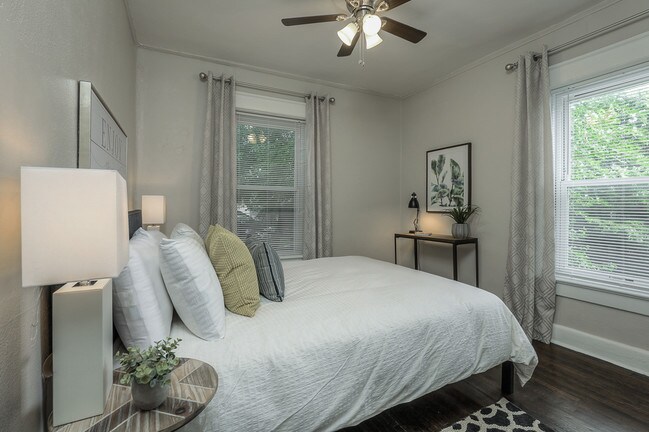 Building Photo - 2710 Holmes St