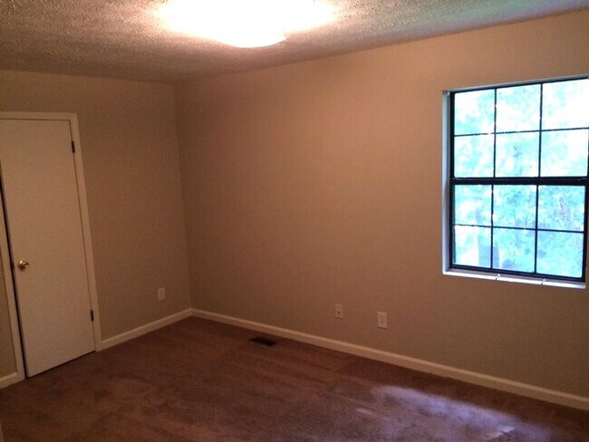 Building Photo - 2255 Salt Springs Pl
