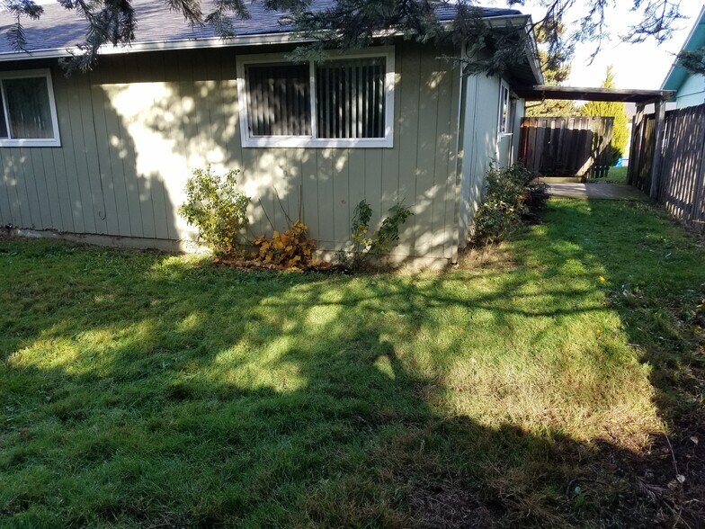 Building Photo - 4732 Cougar Ct SE
